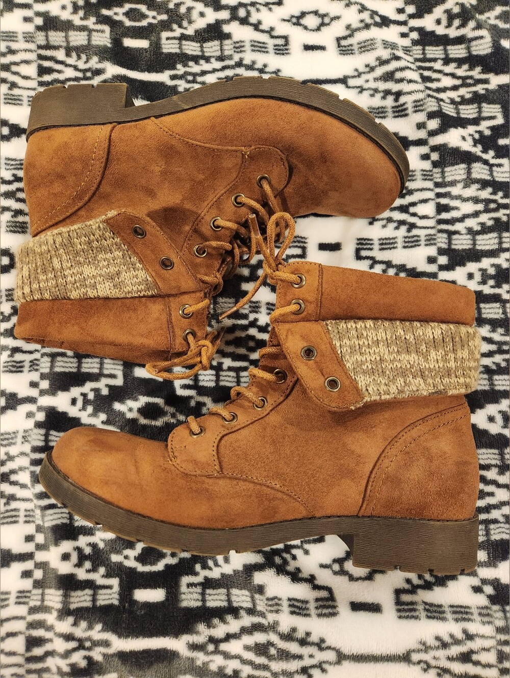 Arizona Jean Company Chestnut Fold-Over Lace-Up Woman's Ankle Boots, Size 7.5M